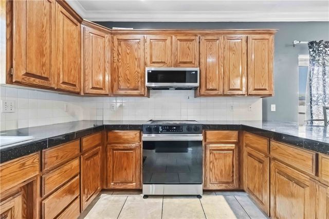 214 Center Drive, Lowell, AR 72745