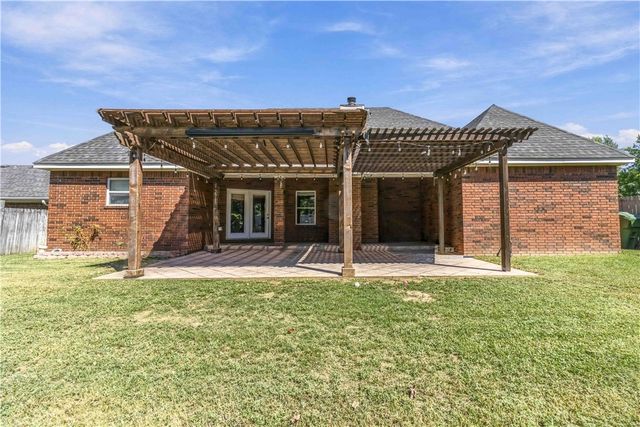 214 Center Drive, Lowell, AR 72745