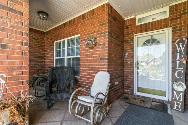 214 Center Drive, Lowell, AR 72745