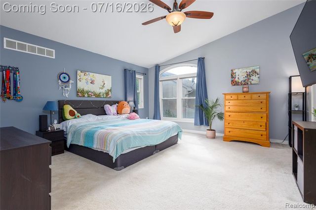 42790 Ledgeview Drive, Novi, MI 48377