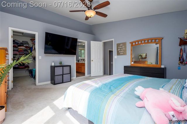 42790 Ledgeview Drive, Novi, MI 48377