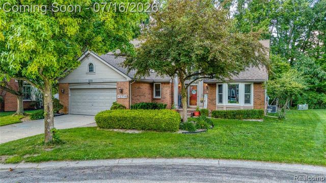 42790 Ledgeview Drive, Novi, MI 48377