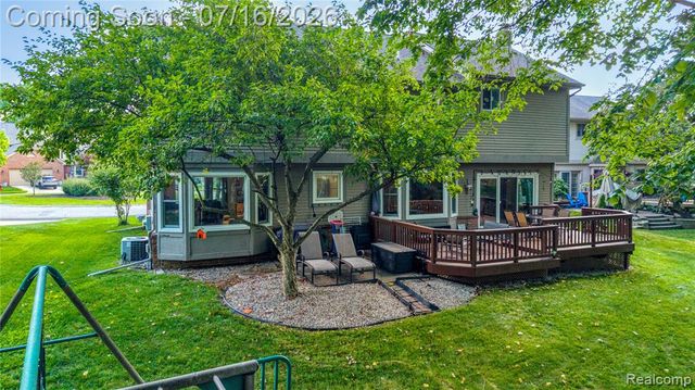 42790 Ledgeview Drive, Novi, MI 48377