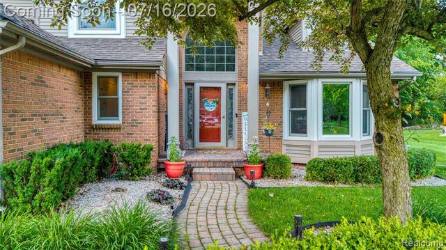 42790 Ledgeview Drive, Novi, MI 48377