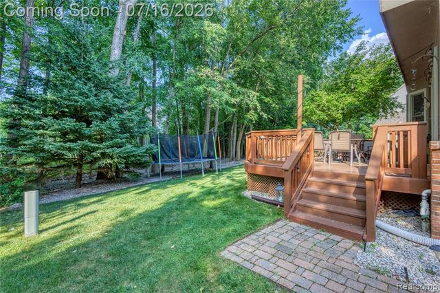 42790 Ledgeview Drive, Novi, MI 48377