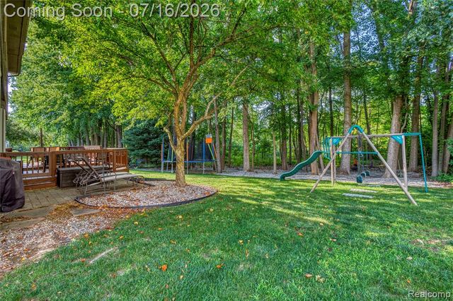 42790 Ledgeview Drive, Novi, MI 48377