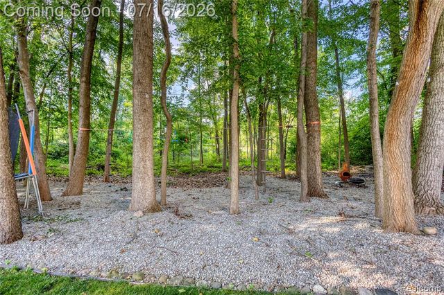 42790 Ledgeview Drive, Novi, MI 48377