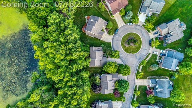 42790 Ledgeview Drive, Novi, MI 48377