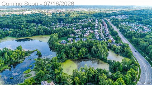 42790 Ledgeview Drive, Novi, MI 48377