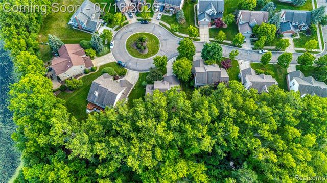 42790 Ledgeview Drive, Novi, MI 48377
