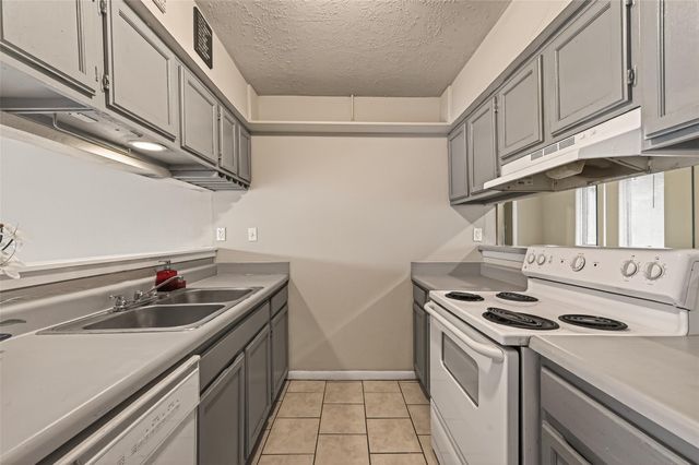 7515 Londres Drive, Houston, TX 77083