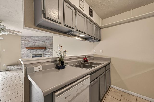 7515 Londres Drive, Houston, TX 77083