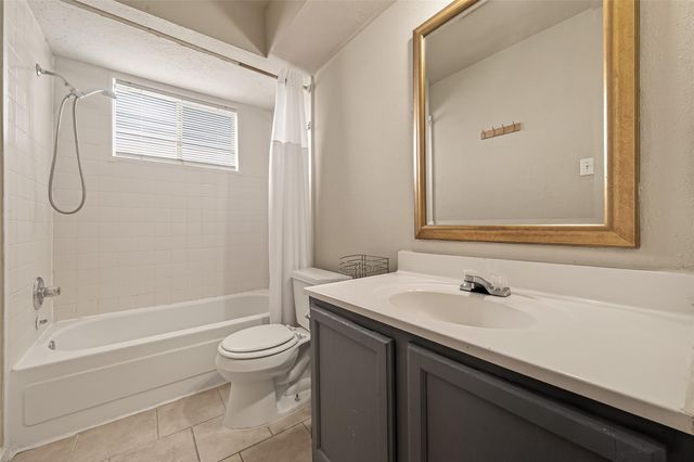 7515 Londres Drive, Houston, TX 77083