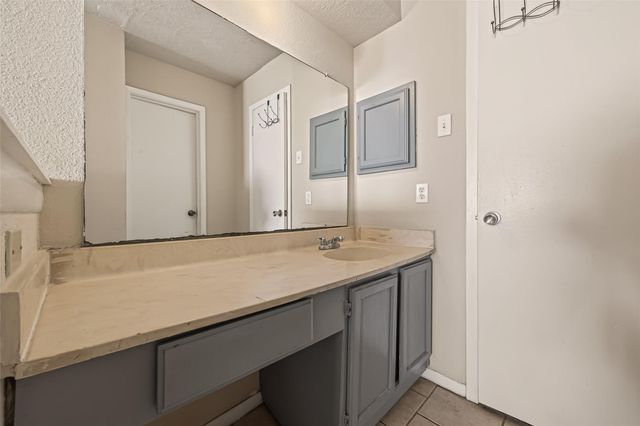 7515 Londres Drive, Houston, TX 77083