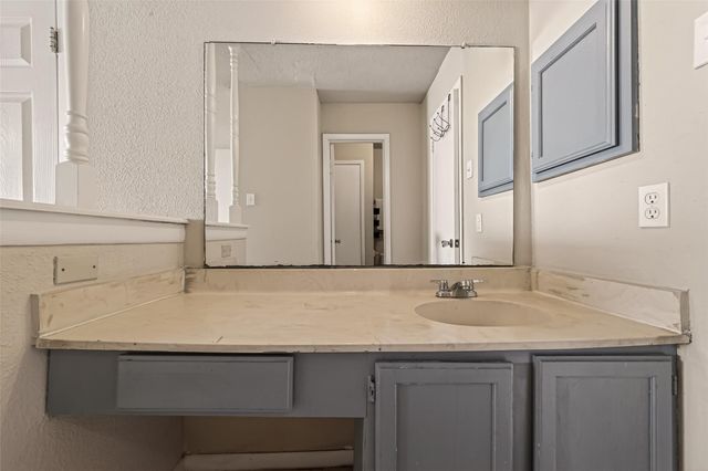 7515 Londres Drive, Houston, TX 77083