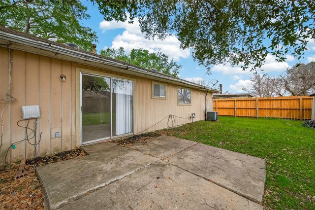 7515 Londres Drive, Houston, TX 77083
