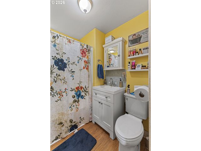 931 S 4TH St, Coos Bay, OR 97420