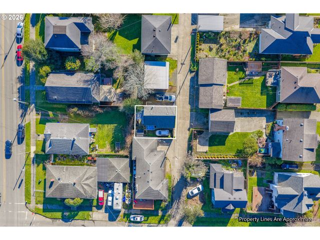 931 S 4TH St, Coos Bay, OR 97420