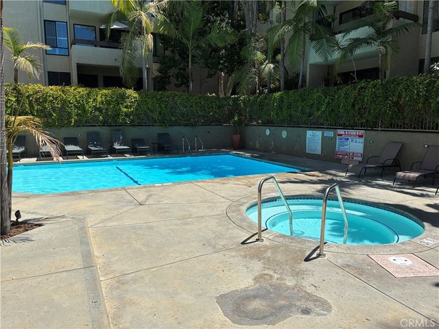 950 N Kings Road 103, West Hollywood, CA 90069