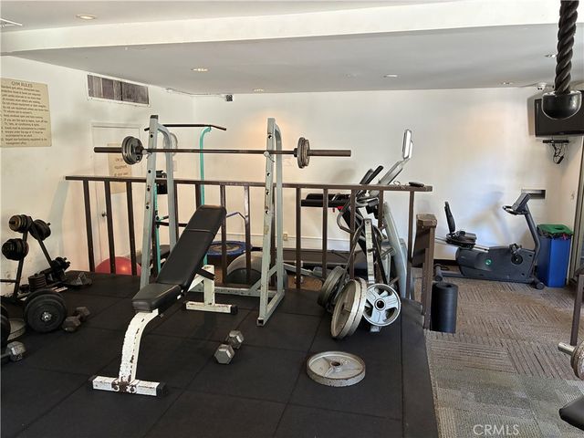 950 N Kings Road 103, West Hollywood, CA 90069