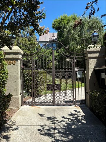 950 N Kings Road 103, West Hollywood, CA 90069