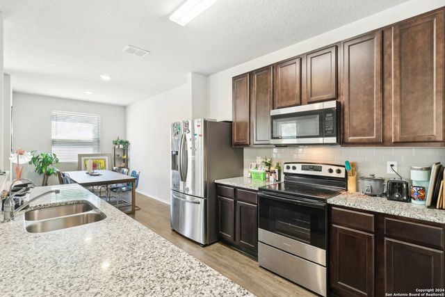 10514 GREEN LAKE DR, San Antonio, TX 78223