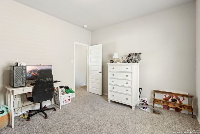 10514 GREEN LAKE DR, San Antonio, TX 78223