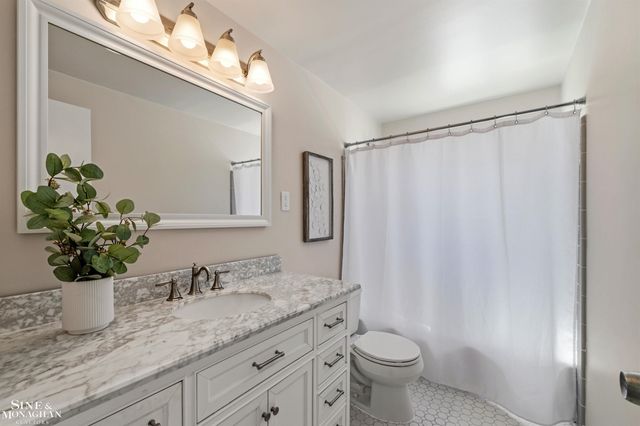 515 Neff Road, Grosse Pointe, MI 48230
