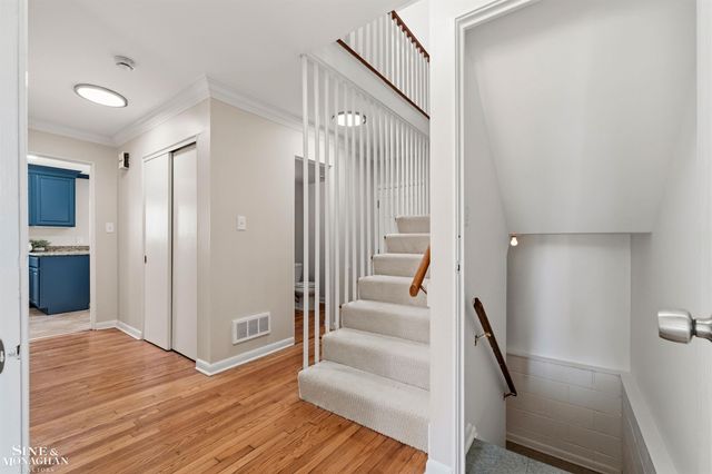 515 Neff Road, Grosse Pointe, MI 48230