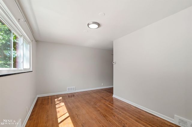 515 Neff Road, Grosse Pointe, MI 48230