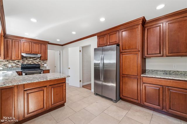 515 Neff Road, Grosse Pointe, MI 48230