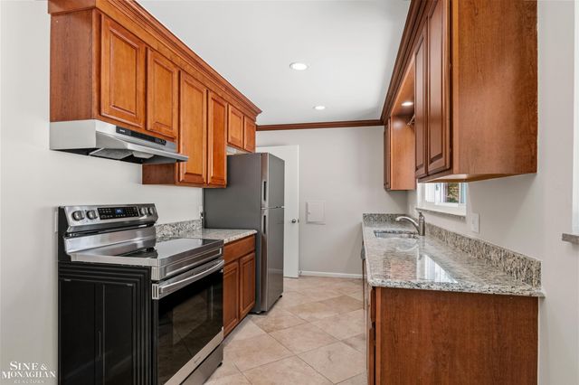 515 Neff Road, Grosse Pointe, MI 48230