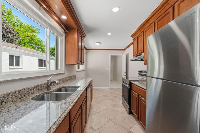 515 Neff Road, Grosse Pointe, MI 48230