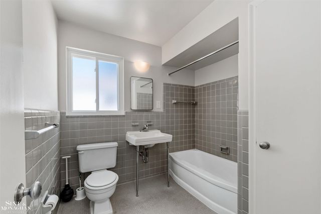 515 Neff Road, Grosse Pointe, MI 48230