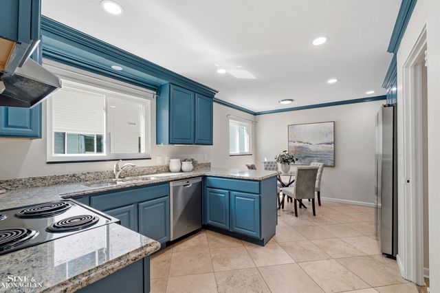 515 Neff Road, Grosse Pointe, MI 48230