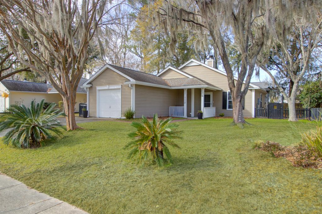 222 Lytham Court, Charleston, SC 29414