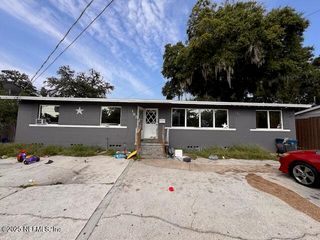 1858 UNIVERSITY Boulevard N, Jacksonville, FL 32211