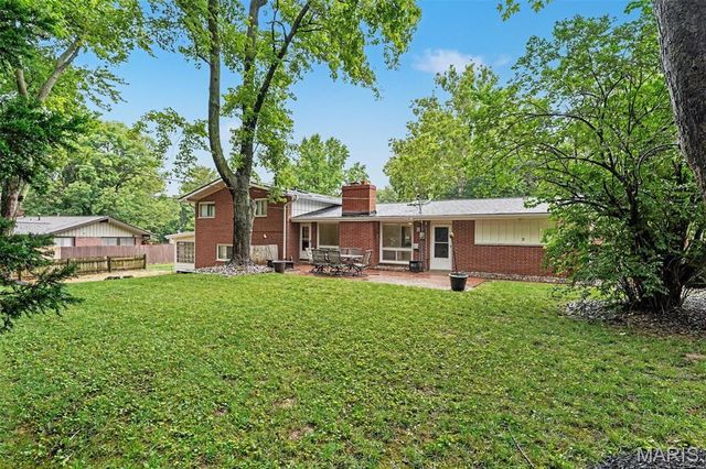 216 Country Club Acres, Belleville, IL 62223