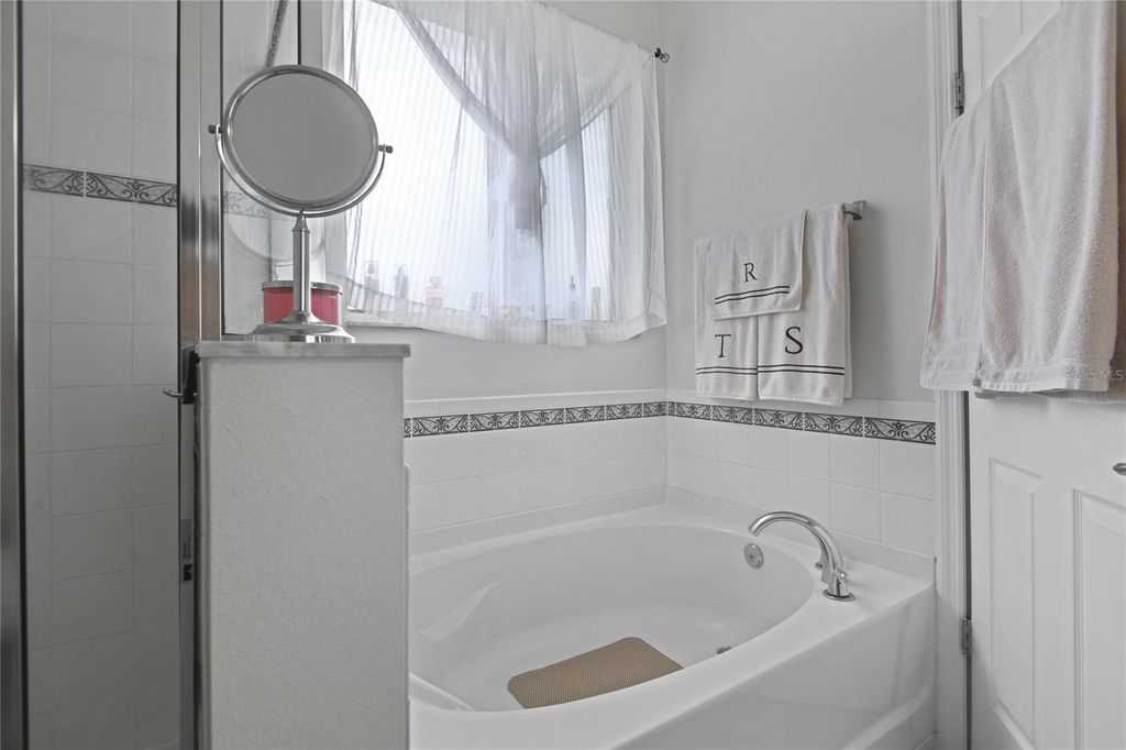 Image 11 of property listing at 1405 HILLSBOROUGH WAY, Kissimmee, FL 34759