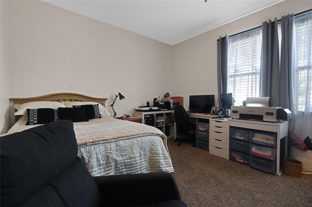 Image 12 of property listing at 1405 HILLSBOROUGH WAY, Kissimmee, FL 34759