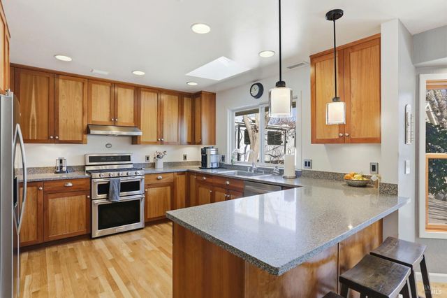 6 Gothic Dr, Novato, CA 94947