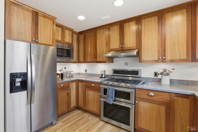 6 Gothic Dr, Novato, CA 94947