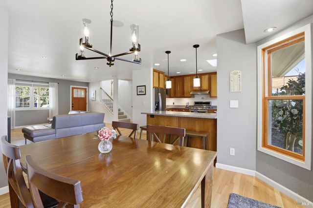 6 Gothic Dr, Novato, CA 94947