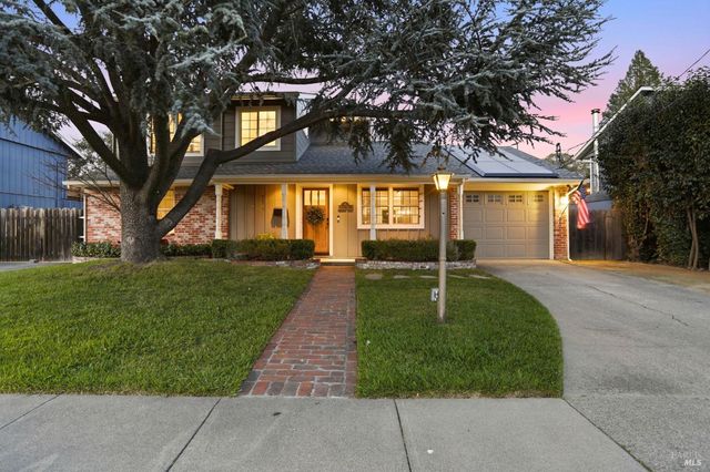 6 Gothic Dr, Novato, CA 94947