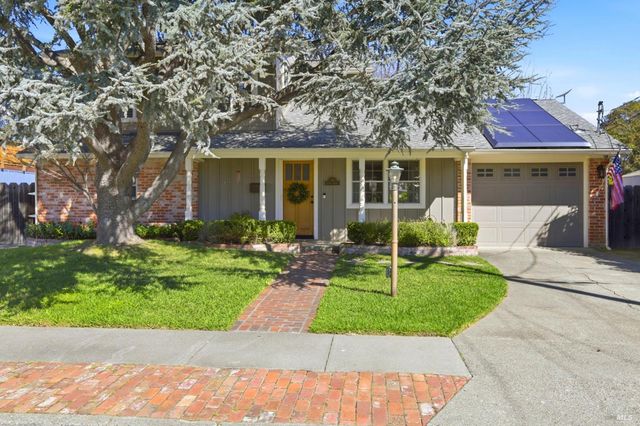 6 Gothic Dr, Novato, CA 94947