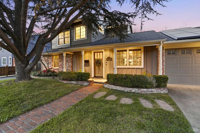 6 Gothic Dr, Novato, CA 94947