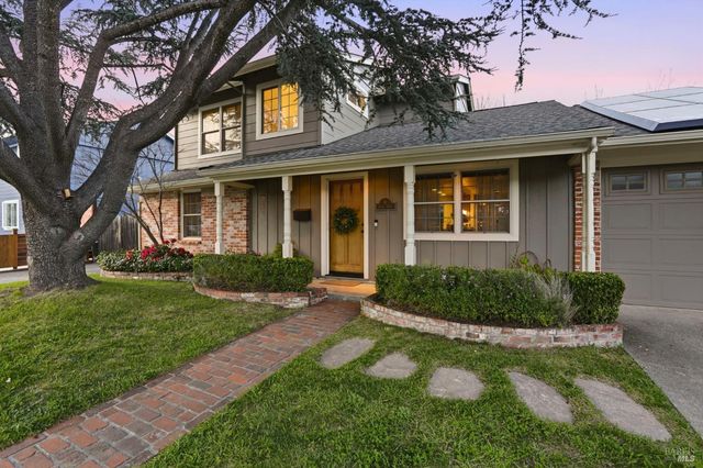 6 Gothic Dr, Novato, CA 94947