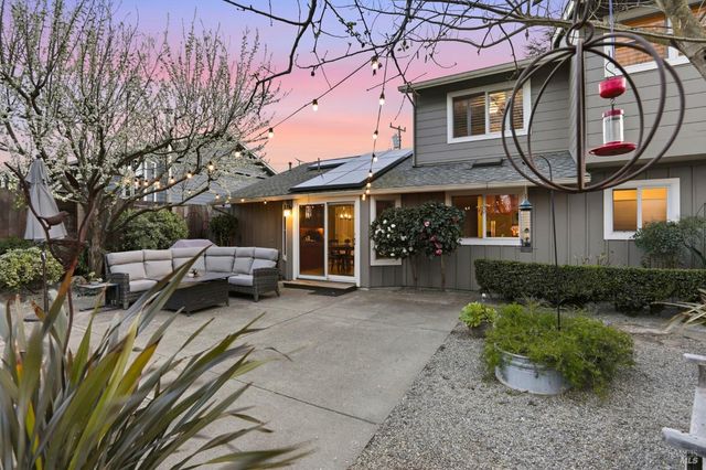 6 Gothic Dr, Novato, CA 94947