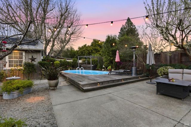 6 Gothic Dr, Novato, CA 94947