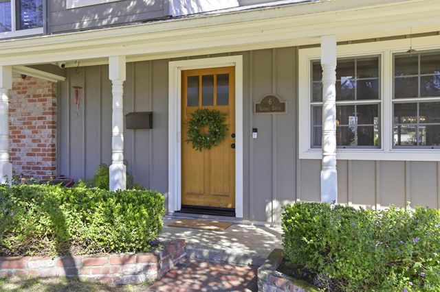 6 Gothic Dr, Novato, CA 94947